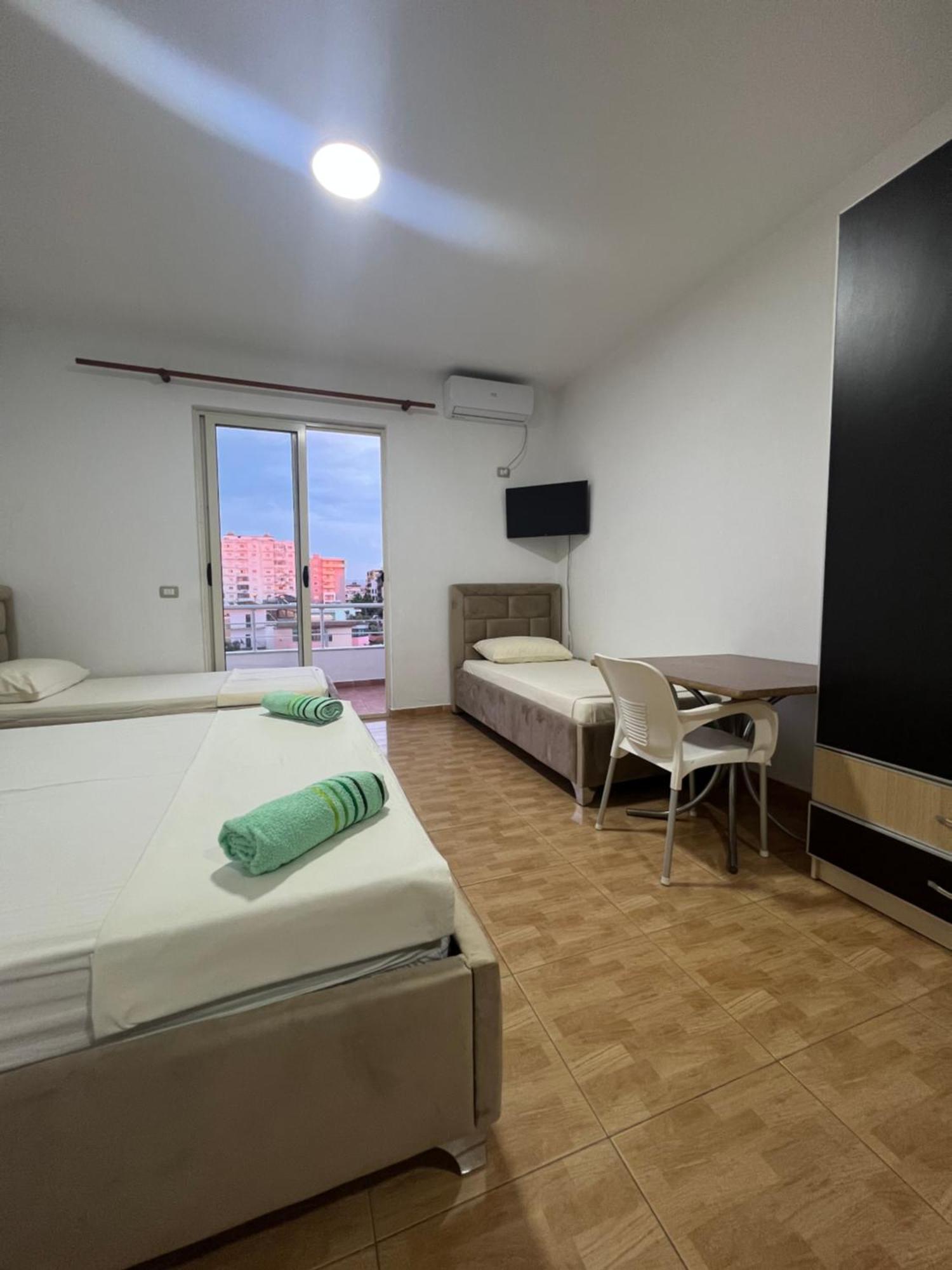 Guesthouse Cami Durres Bagian luar foto
