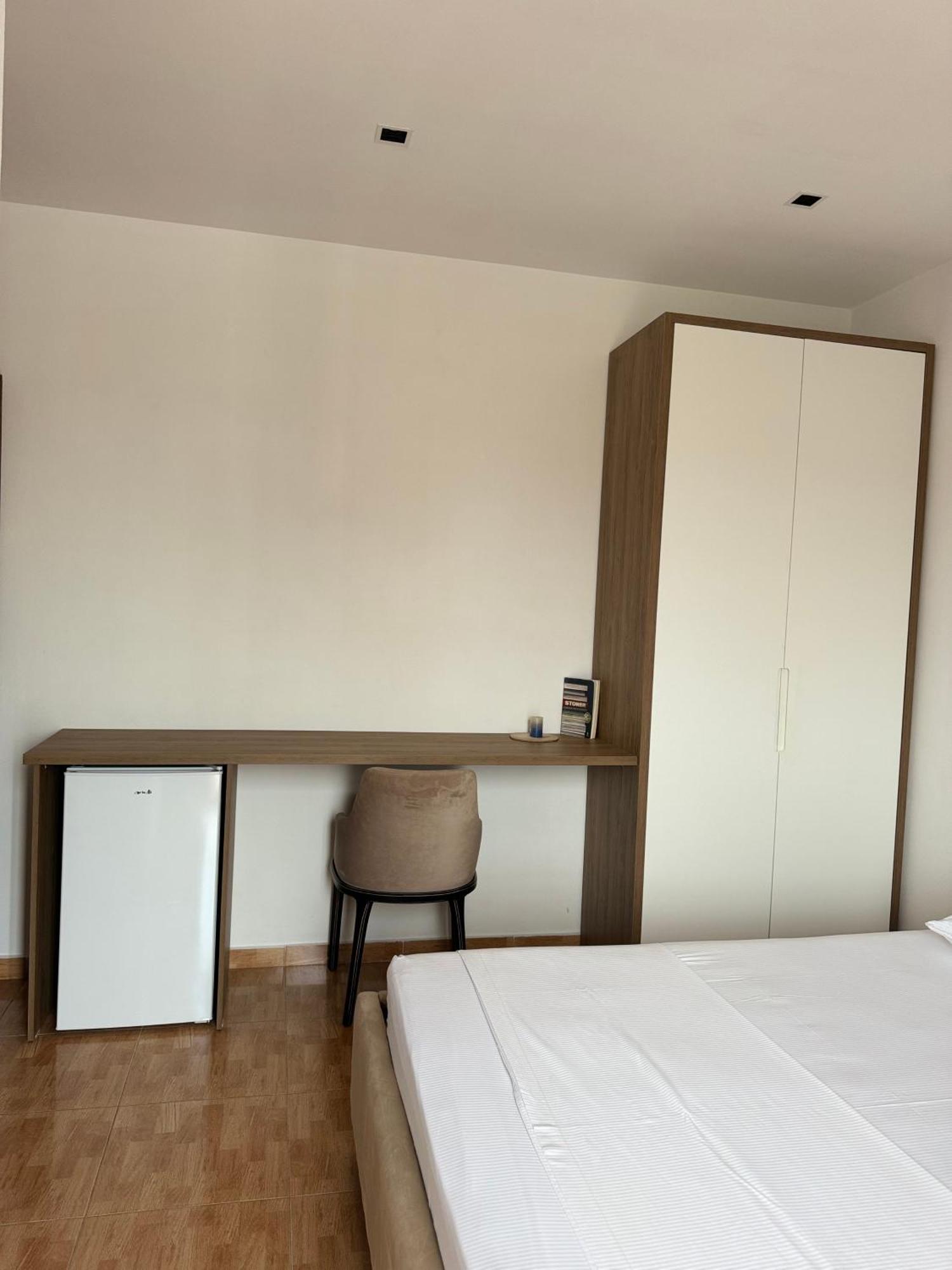 Guesthouse Cami Durres Bagian luar foto