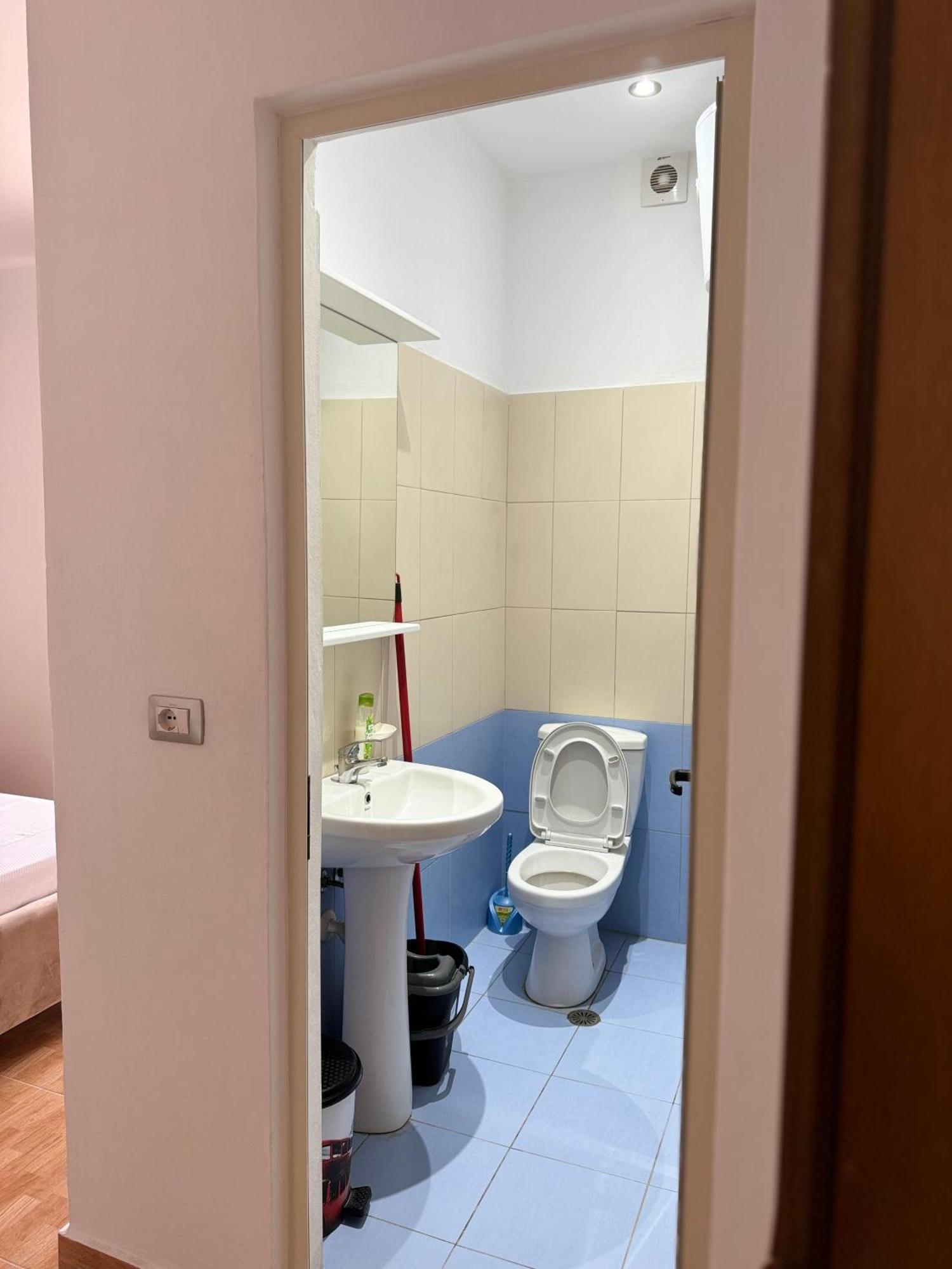 Guesthouse Cami Durres Bagian luar foto