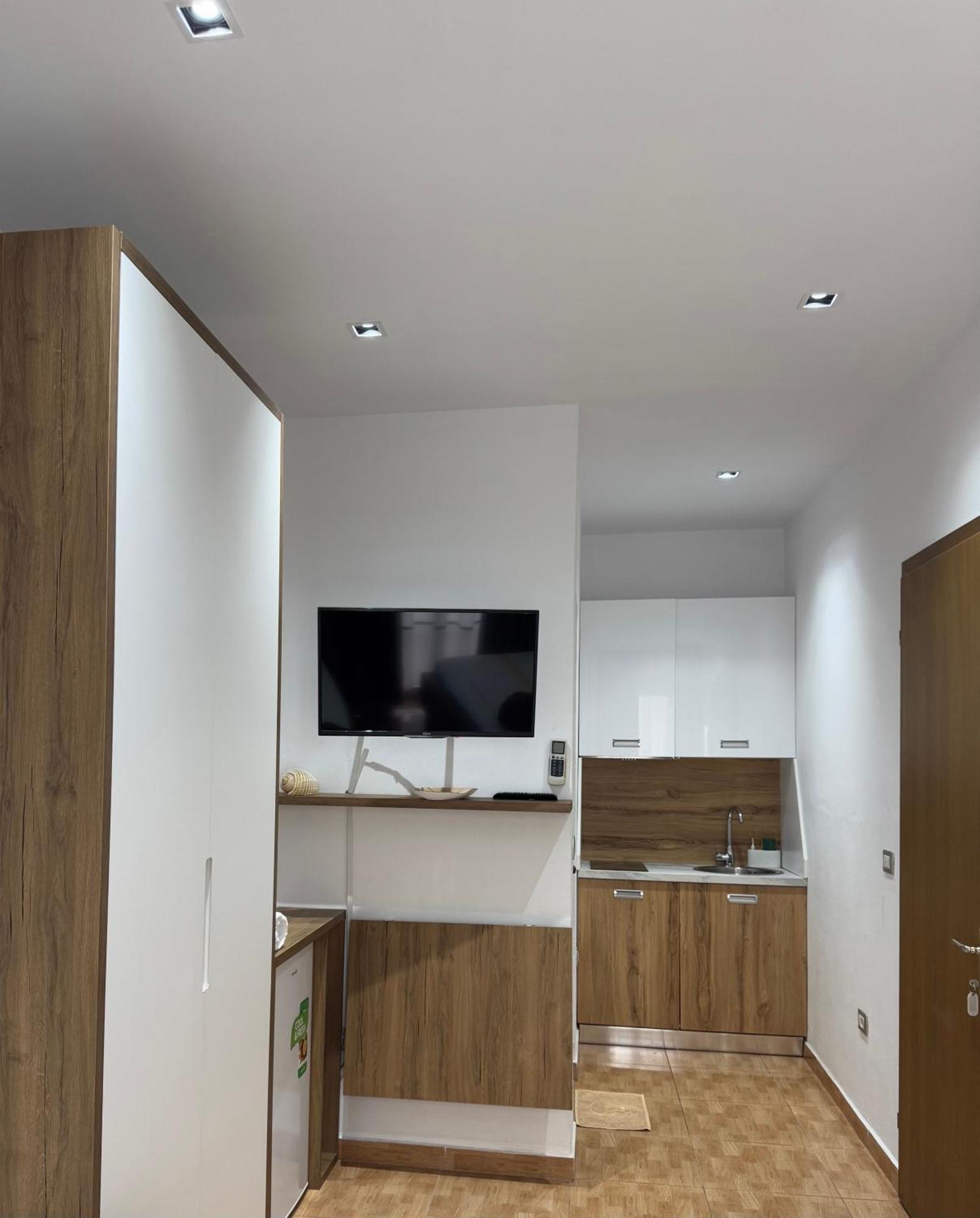 Guesthouse Cami Durres Bagian luar foto