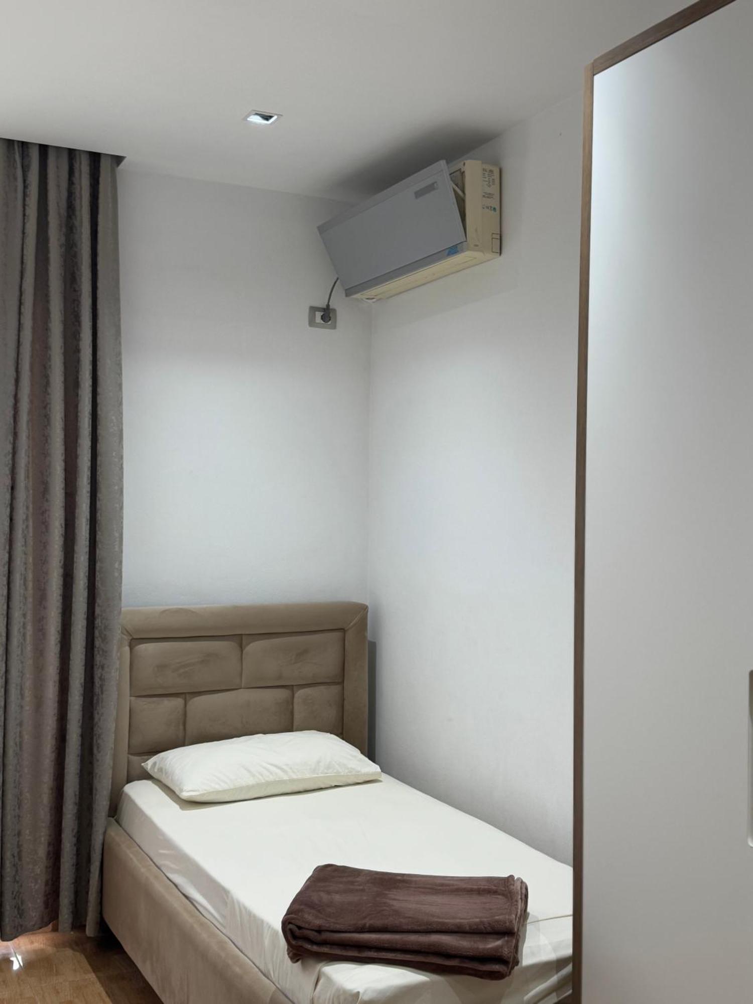 Guesthouse Cami Durres Bagian luar foto