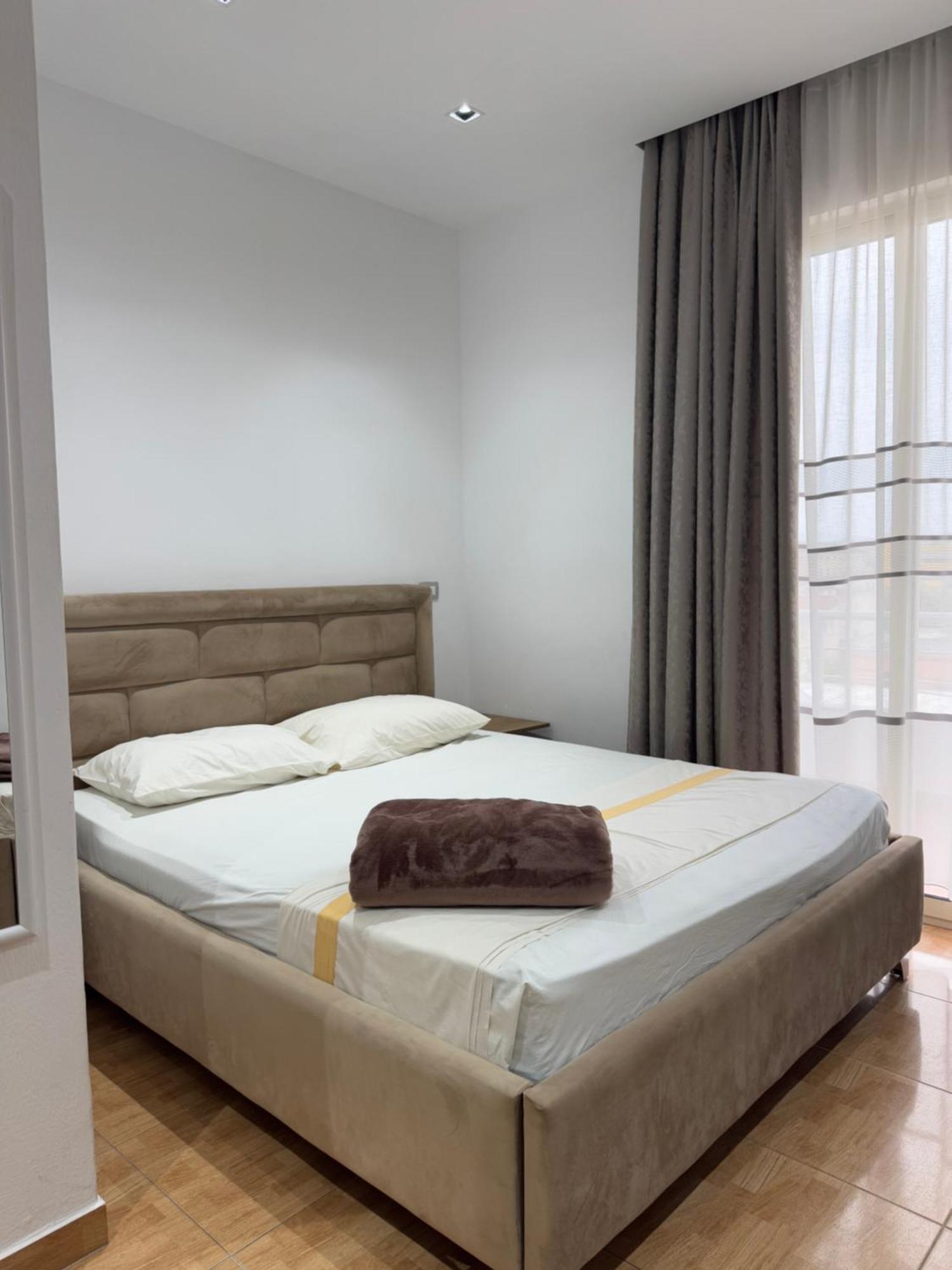 Guesthouse Cami Durres Bagian luar foto