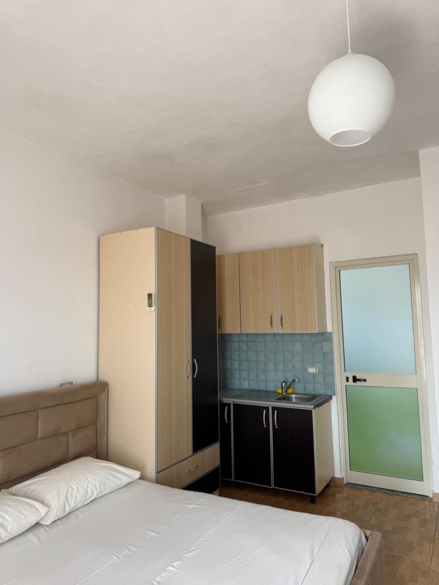 Guesthouse Cami Durres Bagian luar foto